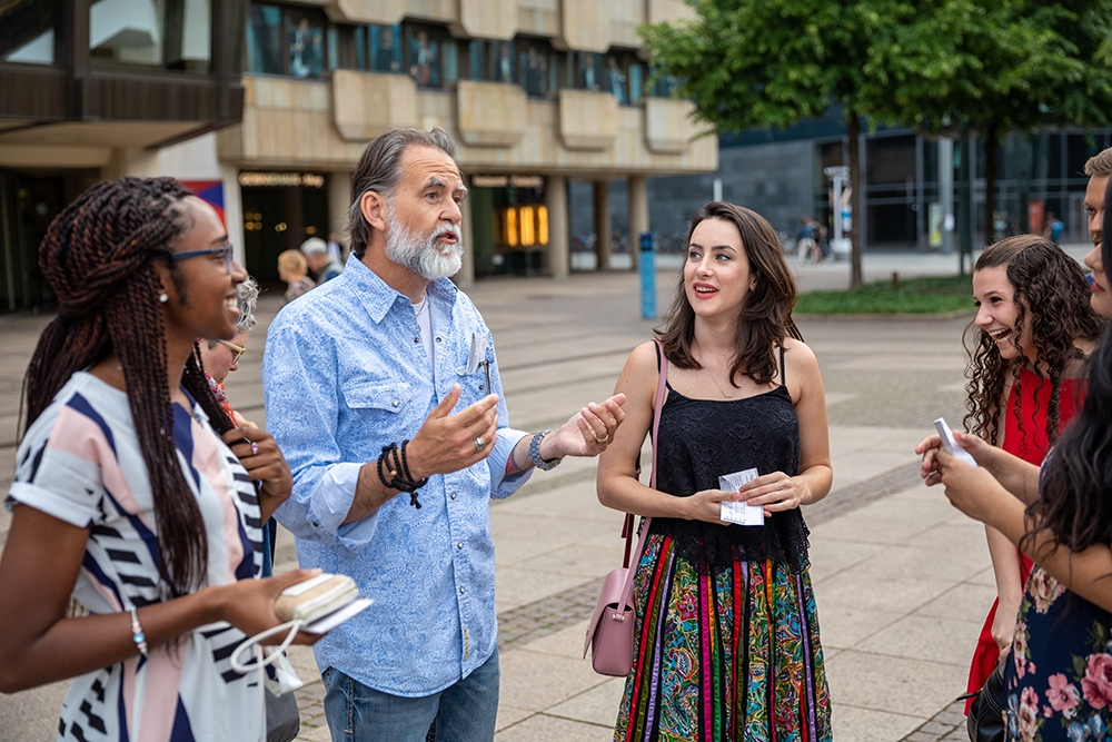 richard beck with study abroad students in leipzig
