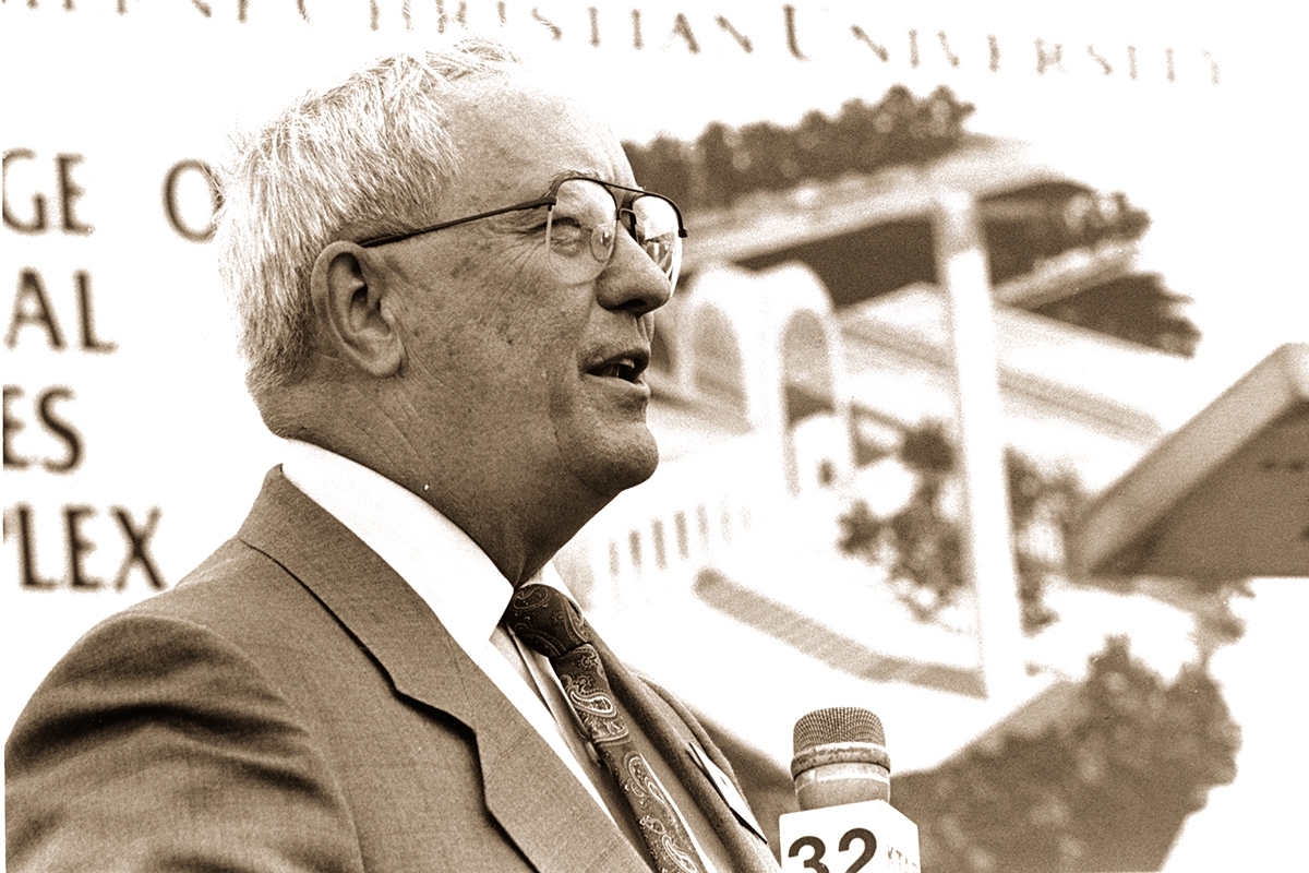 Dr. William J. Teague at the groundbreaking for the Biblical Studies Building on Aug. 31, 198.7